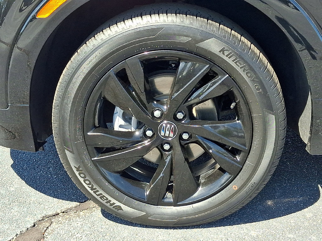 Used 2024 Buick Encore GX Sport Touring AWD/4WD image 8