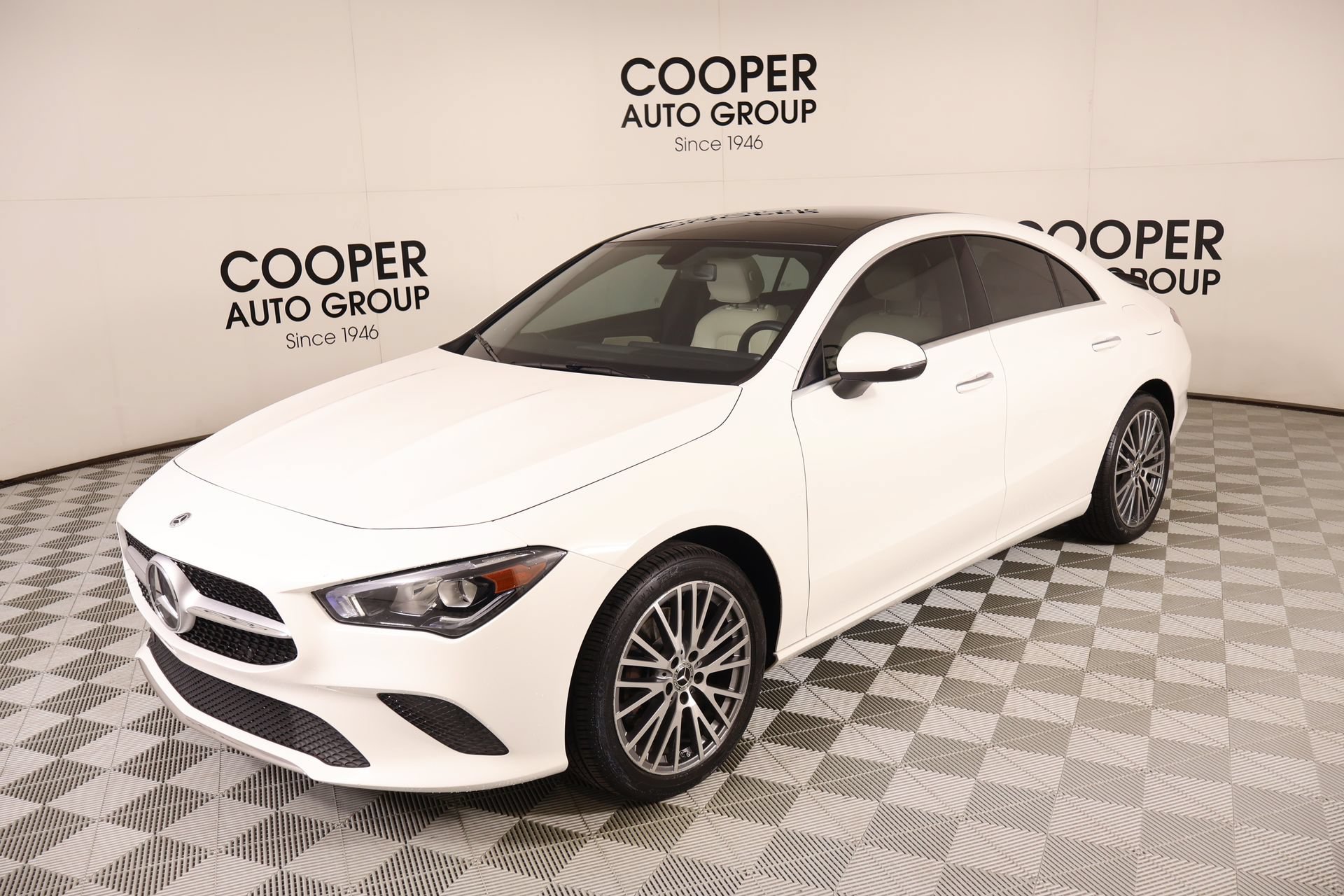 Used 2023 Mercedes-Benz CLA 250 4MATIC image 9
