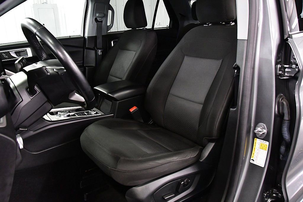 Used 2023 Ford Explorer XLT image 28