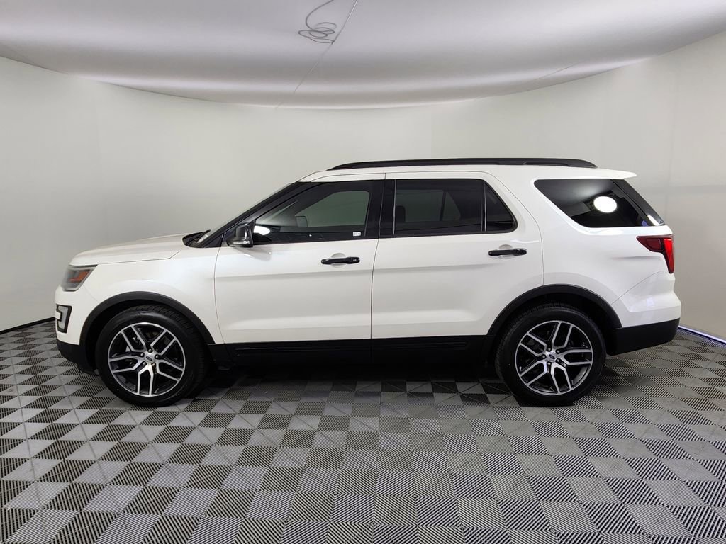 Used 2016 Ford Explorer Sport w/ Equipment Group 401A image 2