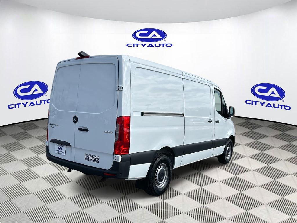 Used 2022 Mercedes-Benz Sprinter 1500 image 3