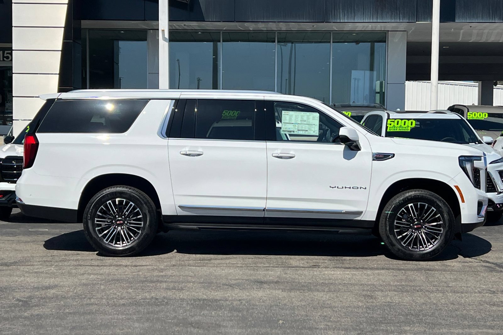 New 2026 GMC Yukon XL Elevation w/ Elevation Premium Package RWD image 3