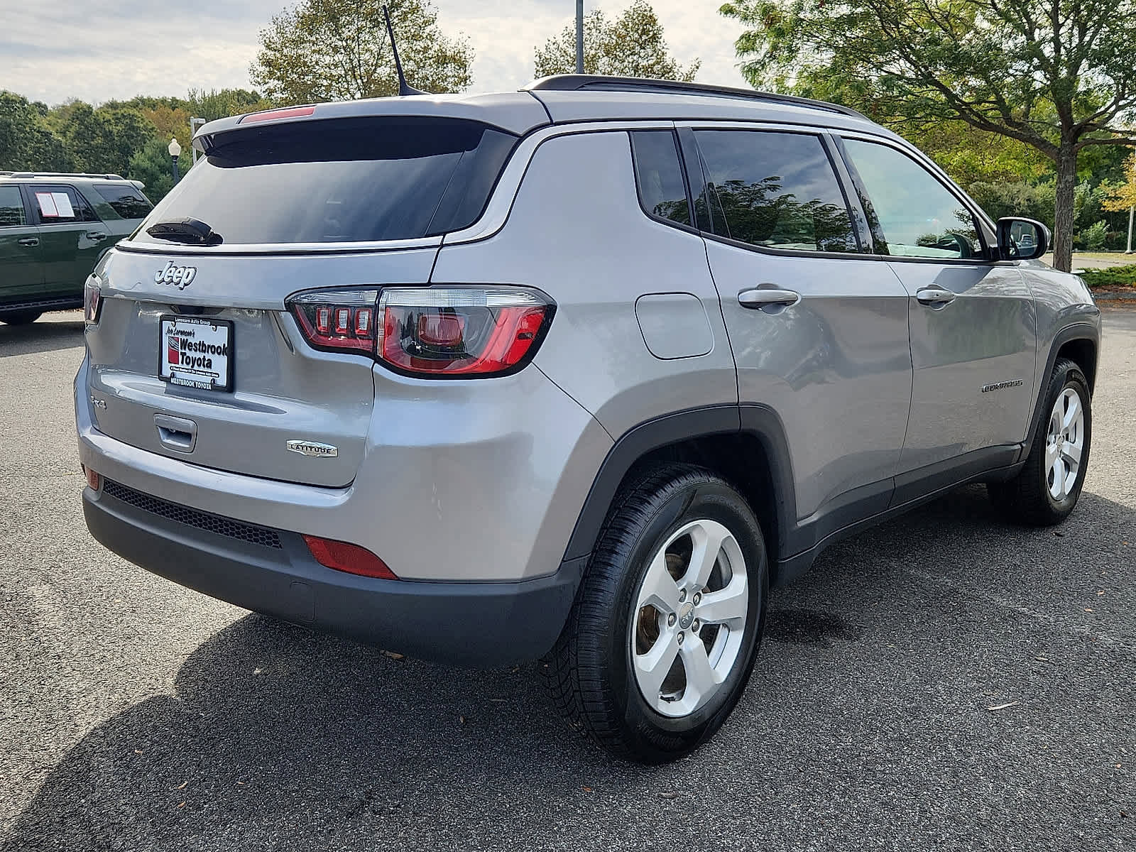 Used 2019 Jeep Compass Latitude w/ Popular Equipment Group image 5