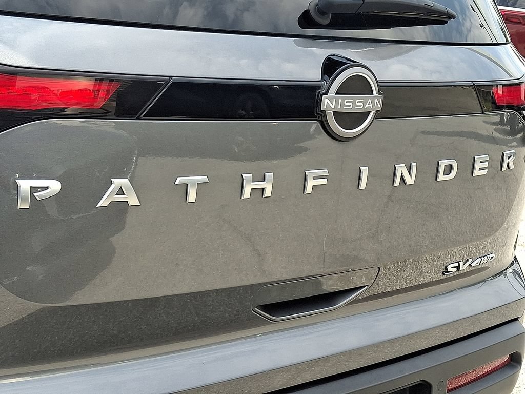 Used 2024 Nissan Pathfinder SV AWD/4WD image 29