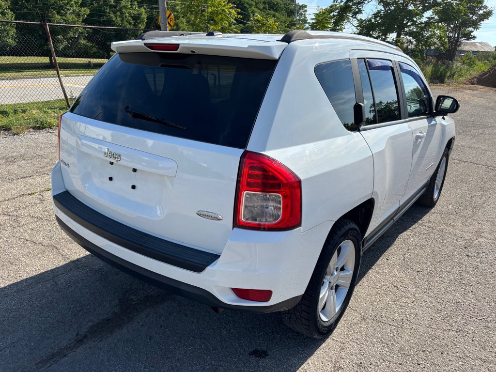 Used 2013 Jeep Compass Latitude AWD/4WD image 3
