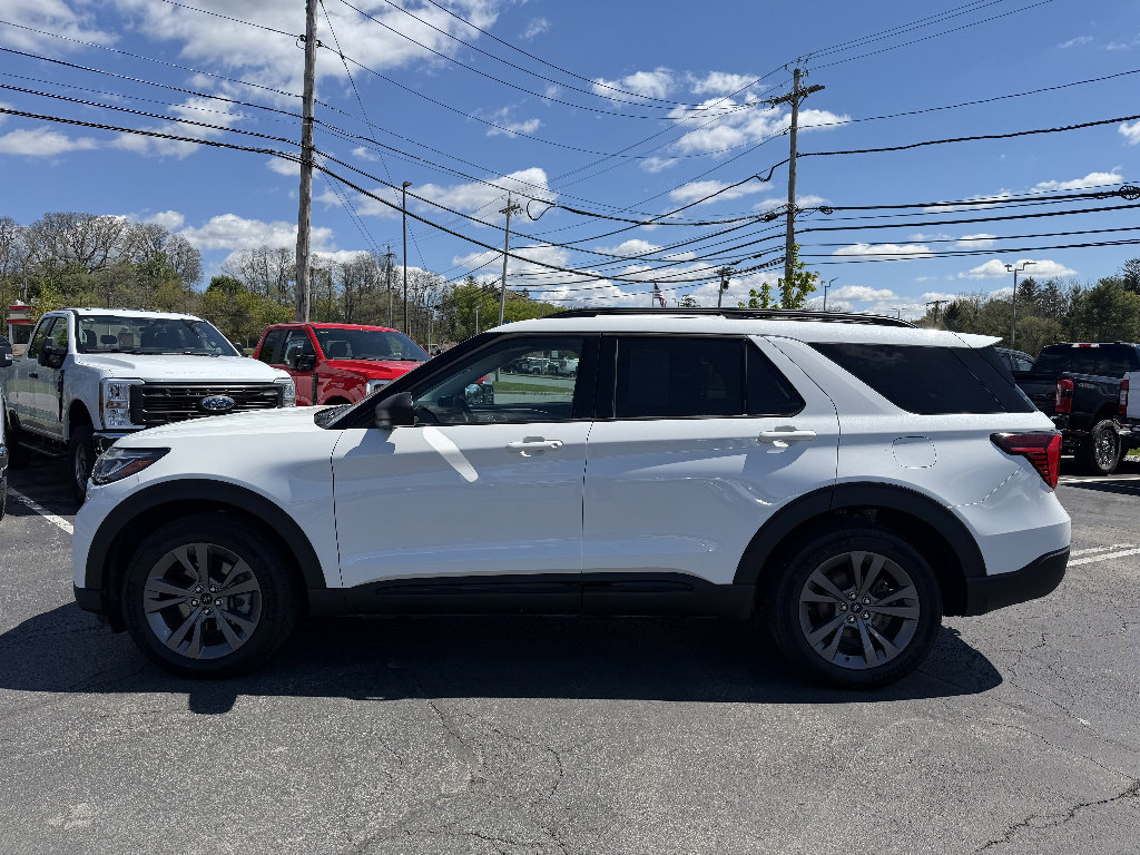 Used 2026 Ford Explorer Active w/ Active Comfort Package AWD/4WD image 2