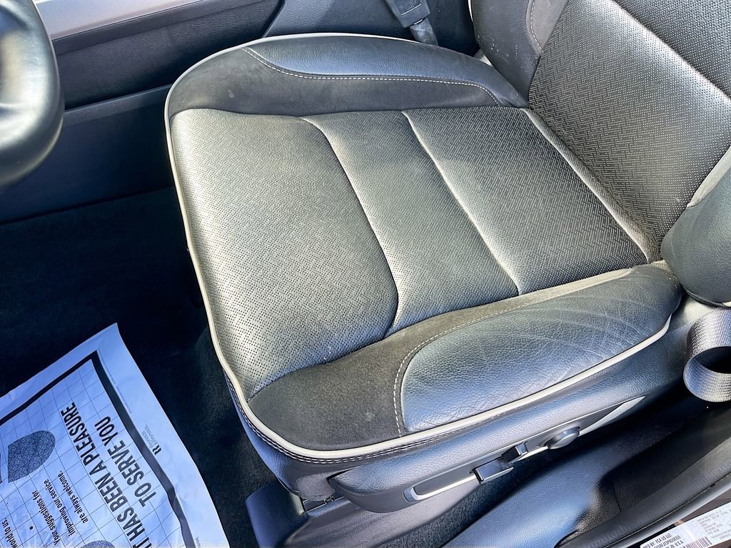 Used 2023 RAM 1500 Laramie AWD/4WD image 19