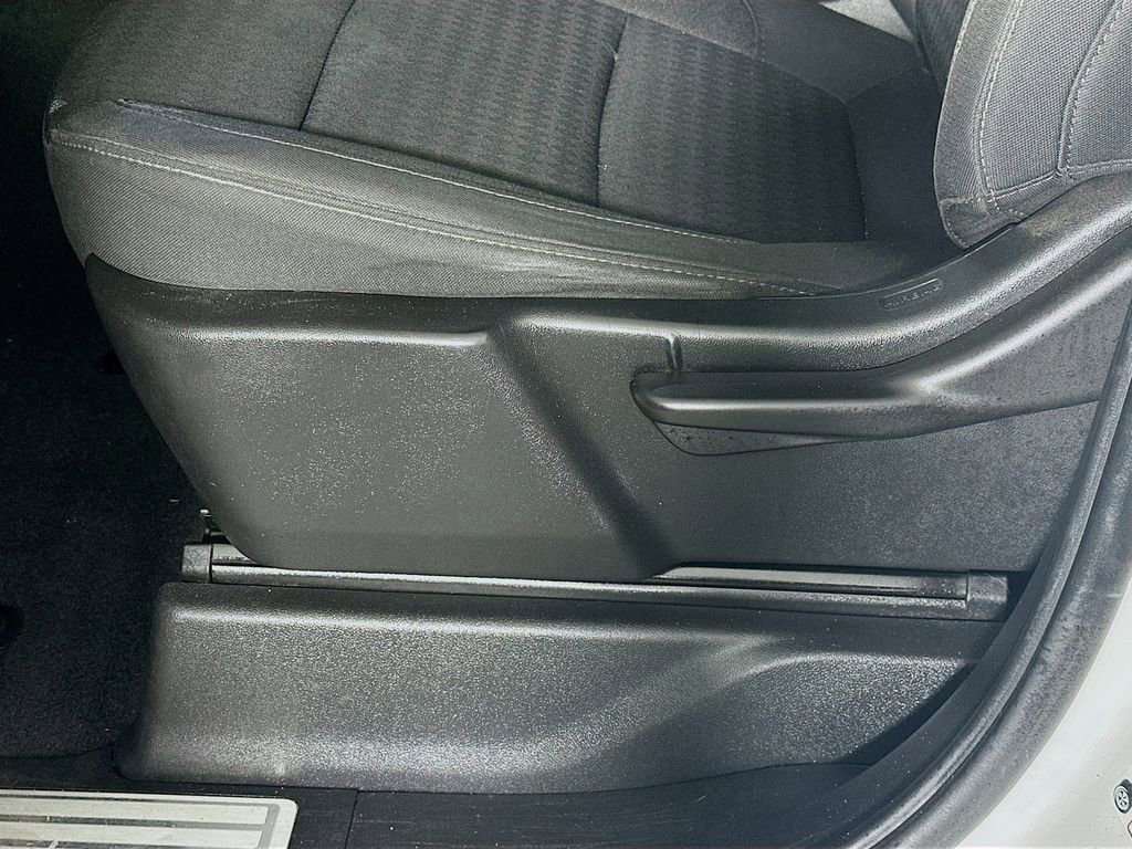 Used 2020 Chevrolet Silverado 1500 LT image 21