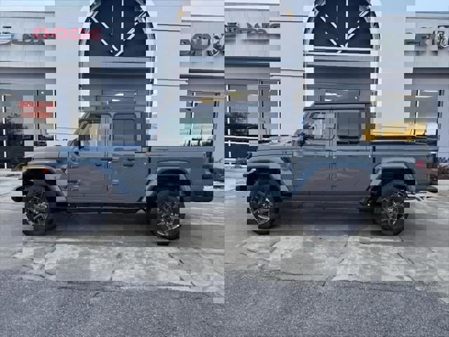 New 2025 Jeep Gladiator Sport image 29