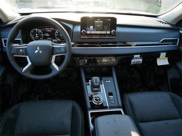 New 2025 Mitsubishi Outlander ES image 7