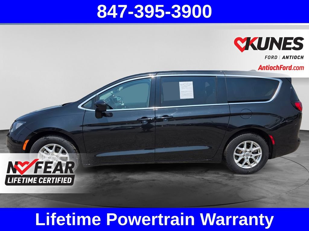 Used 2023 Chrysler Voyager LX FWD image 7
