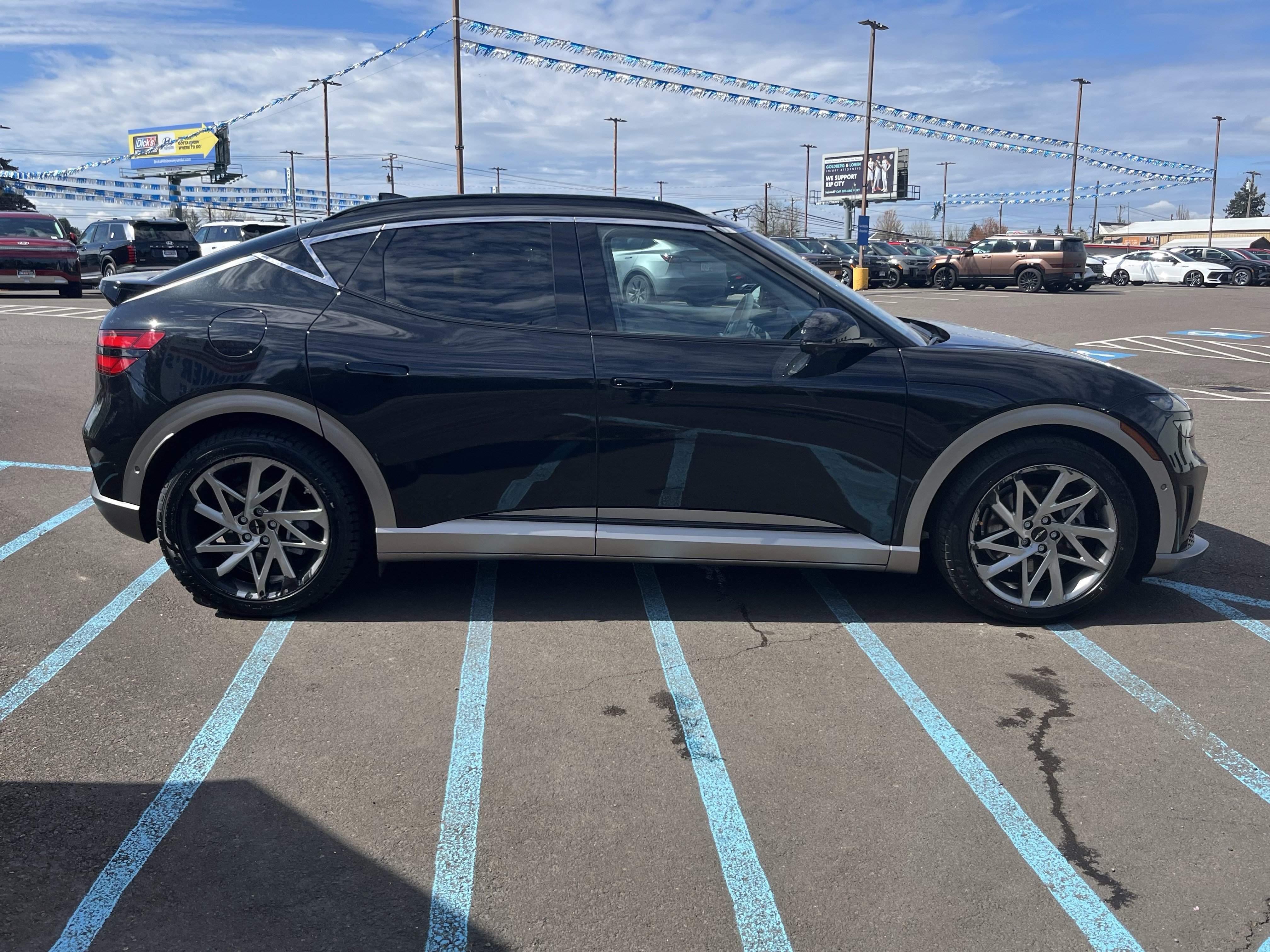 Used 2023 Genesis GV60 Advanced w/ Cargo Package image 6