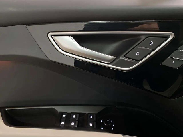 Used 2024 Audi Q4 e-tron Premium Plus w/ Premium Plus image 33