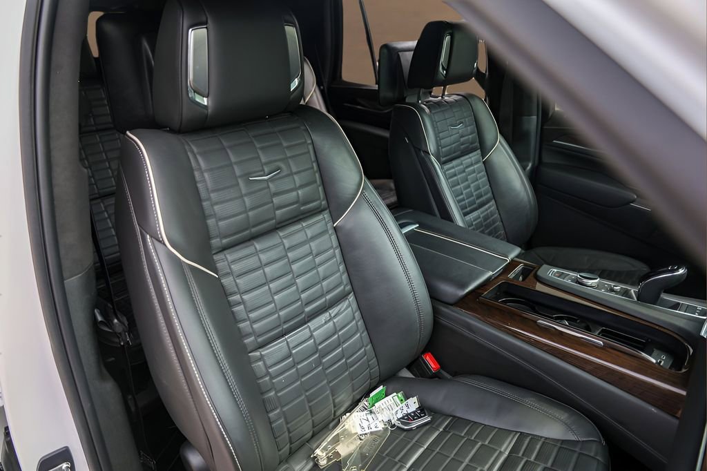 Used 2023 Cadillac Escalade Sport Platinum w/ LPO, ONYX Package image 33