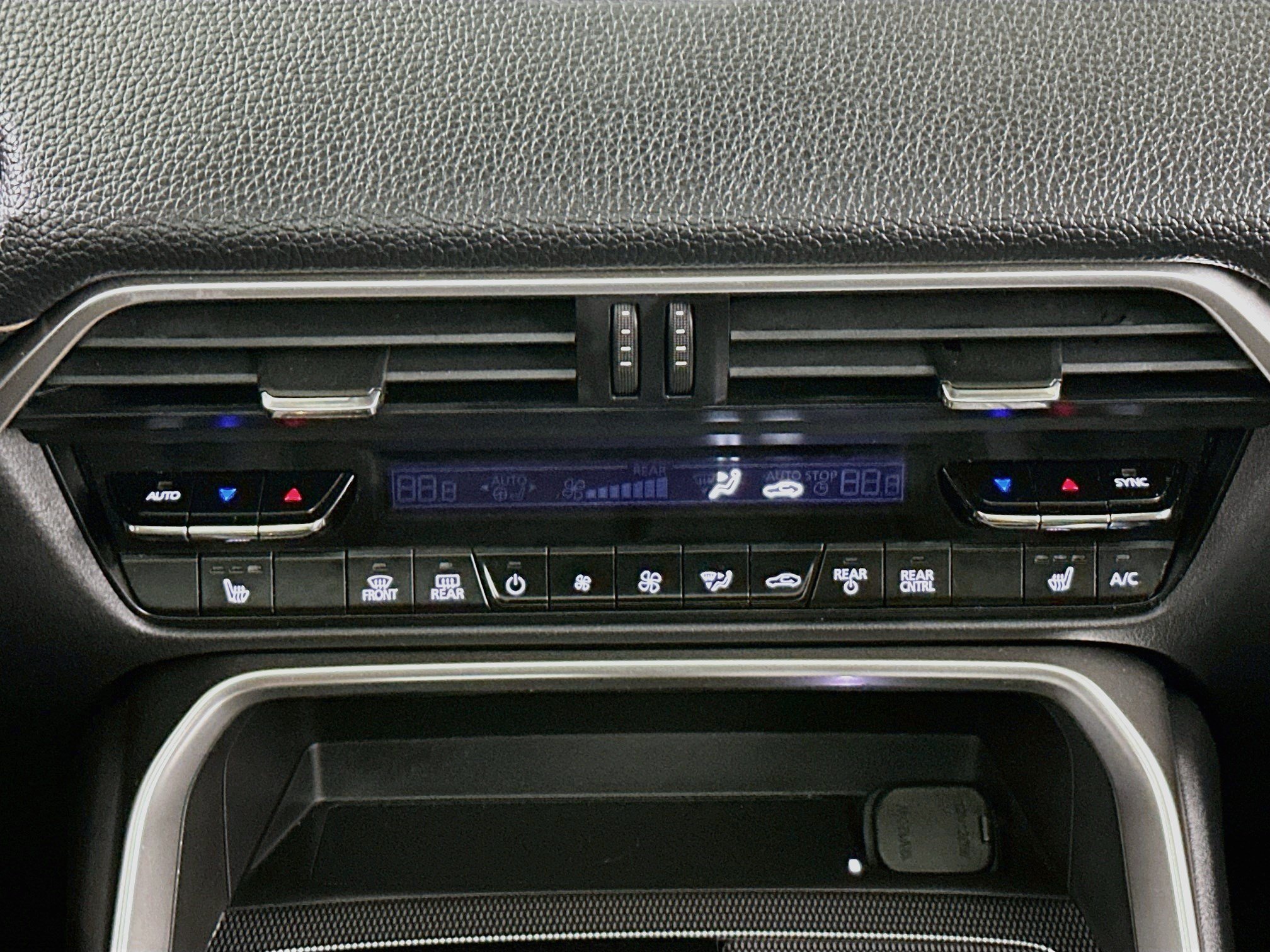 Used 2024 MAZDA CX-90 Plug-In Hybrid w/ Premium Pkg AWD/4WD image 13