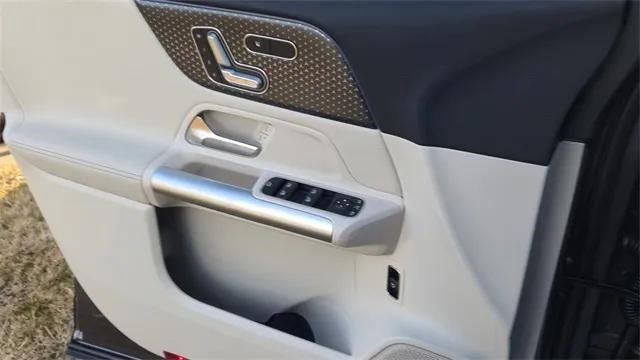 Certified 2025 Mercedes-Benz GLA 250 image 11