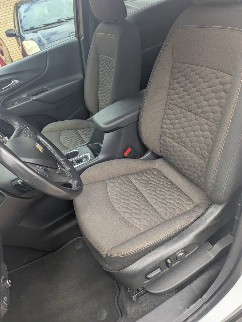 Used 2019 Chevrolet Equinox LT w/ Driver Convenience Package image 11