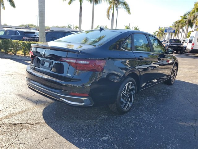 Used 2024 Volkswagen Jetta SEL image 3