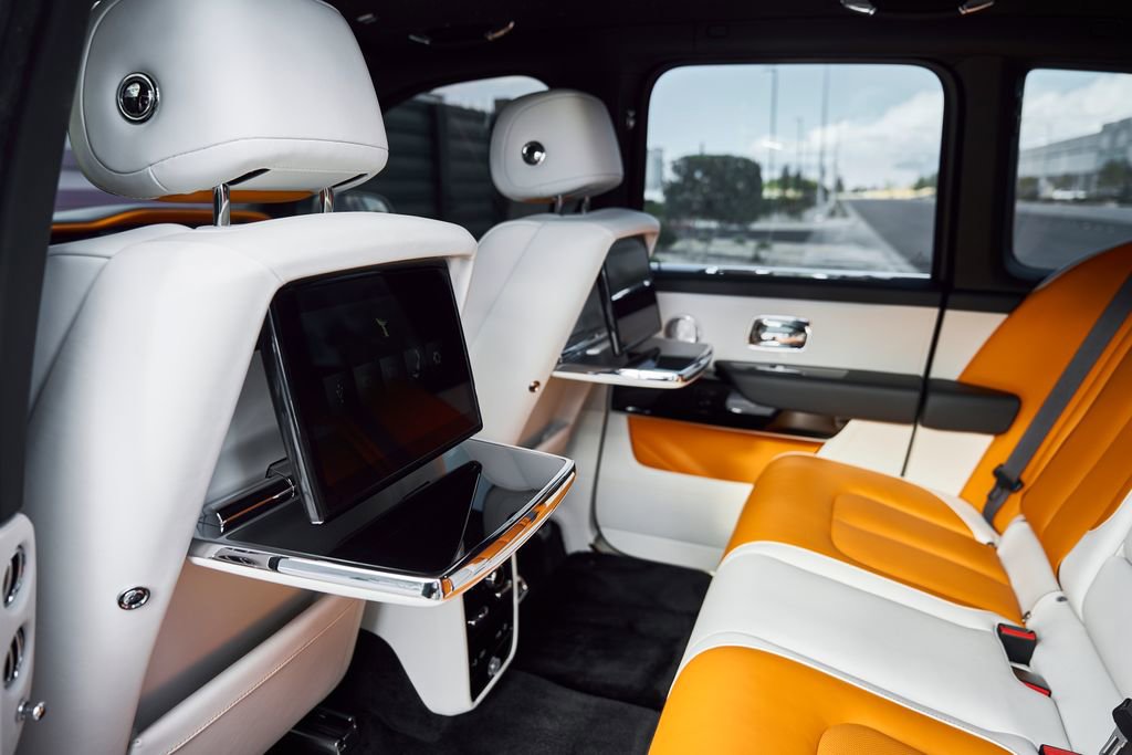 Used 2026 Rolls-Royce Cullinan AWD/4WD image 44