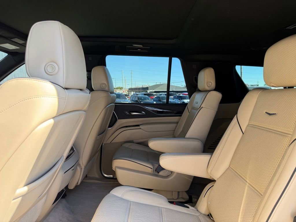 Used 2021 Cadillac Escalade Premium Luxury image 20