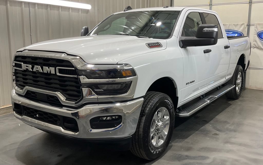 Used 2026 RAM 2500 Big Horn AWD/4WD image 4
