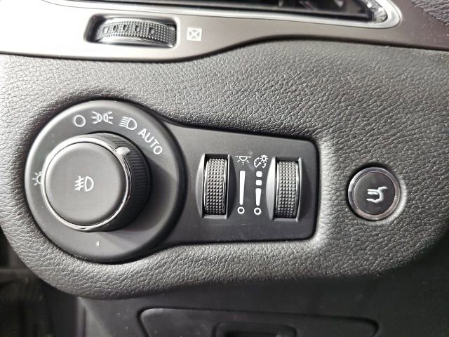 Certified 2022 Jeep Cherokee Limited w/ Mopar Interior Package image 18