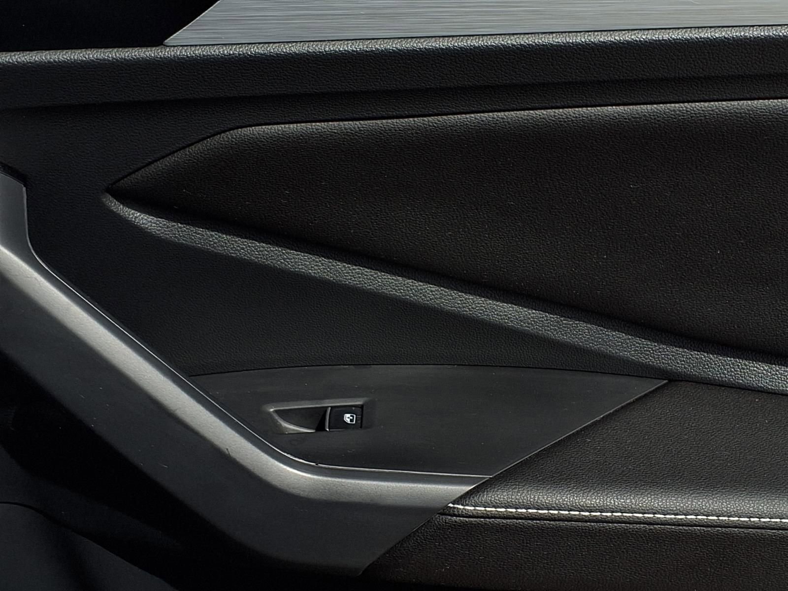 Certified 2025 Volkswagen Jetta Sport image 27