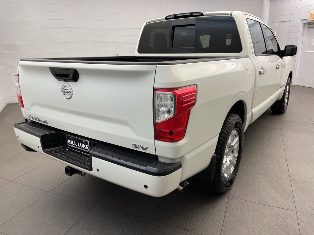 Used 2021 Nissan Titan SV w/ SV Convenience Package RWD image 5