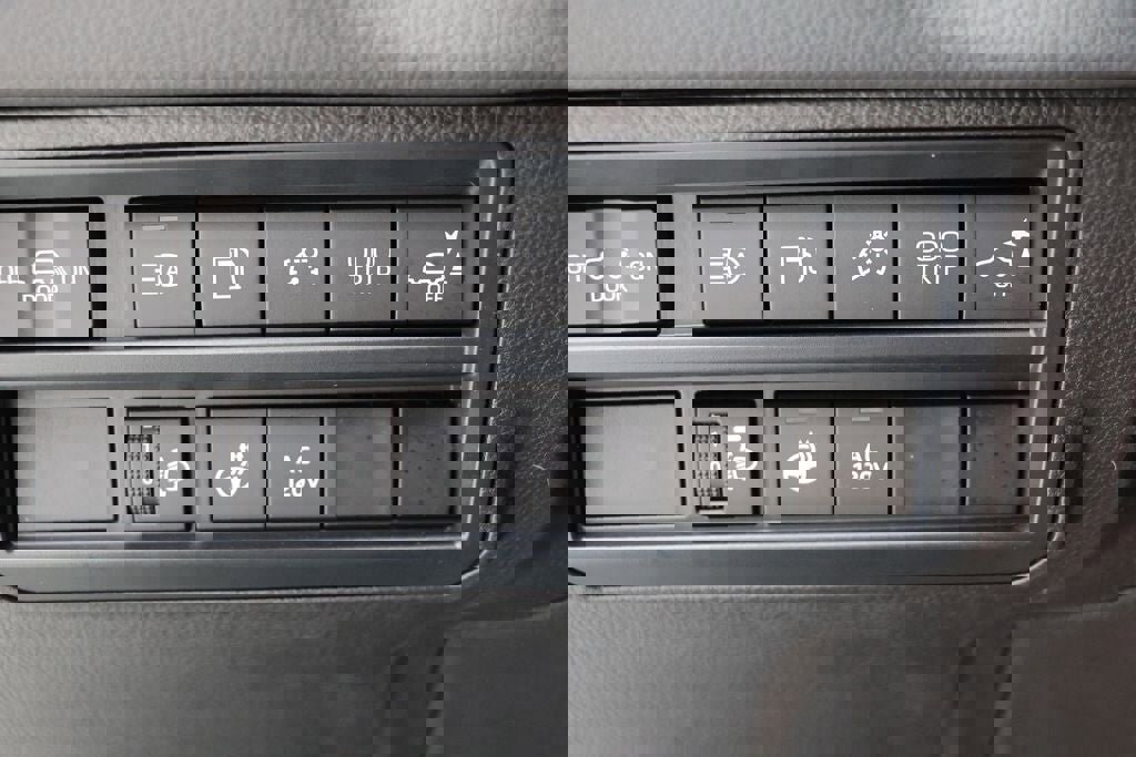 Used 2025 Toyota Sequoia Limited image 29