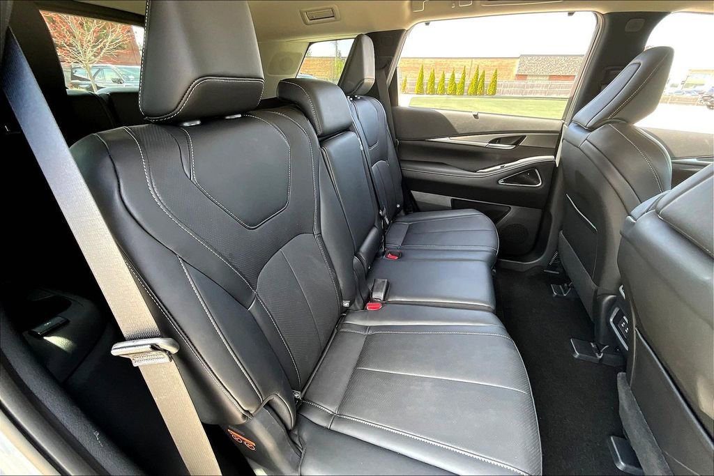 Certified 2026 INFINITI QX60 Luxe w/ Cargo Package image 30