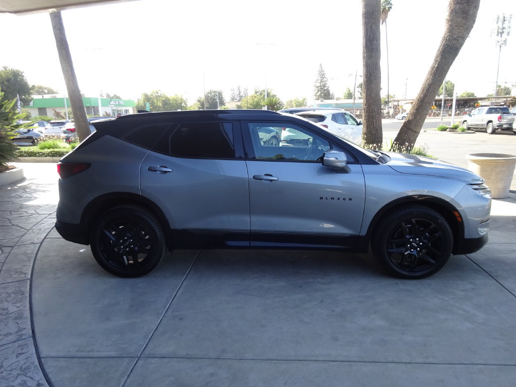 Certified 2025 Chevrolet Blazer RS w/ Enhanced Convenience Package AWD/4WD image 9