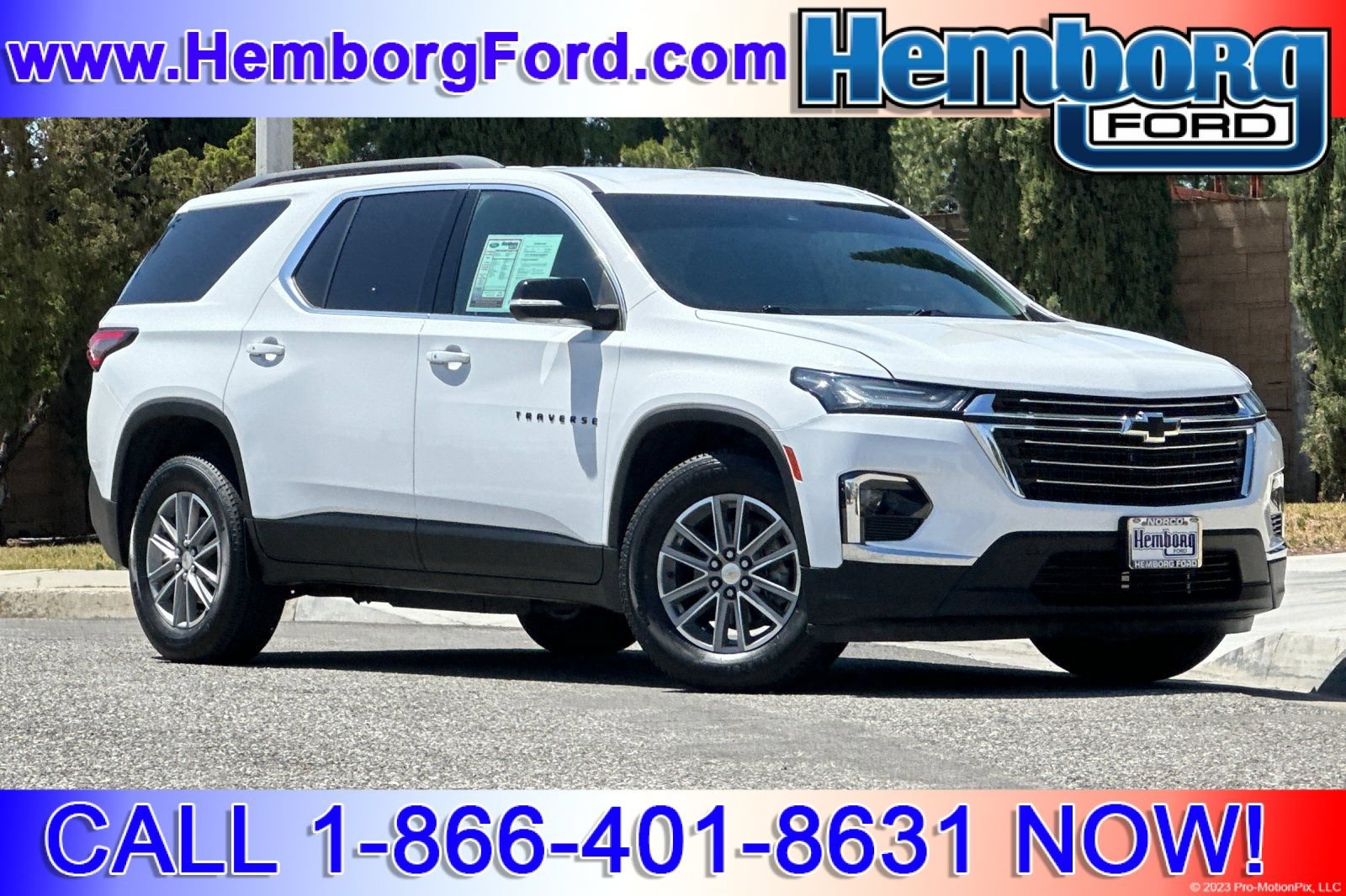 Used 2022 Chevrolet Traverse LT w/ LPO, Blackout Package FWD image 1