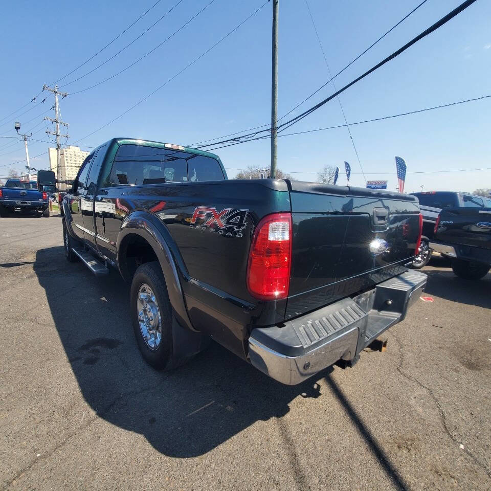 Used 2016 Ford F250 Lariat w/ Chrome Package image 2