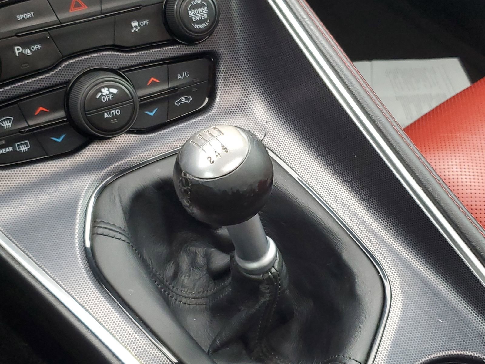 Used 2015 Dodge Challenger R/T Plus image 28