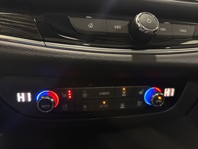 Used 2020 Buick Enclave Avenir w/ Avenir Technology Package image 23