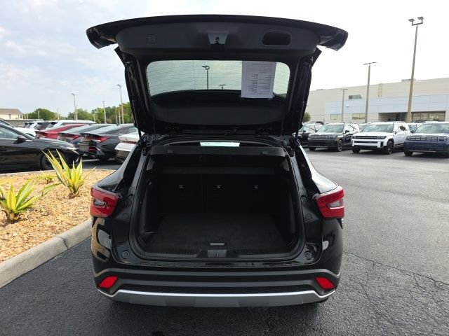 Used 2024 Chevrolet Trax LT FWD image 21