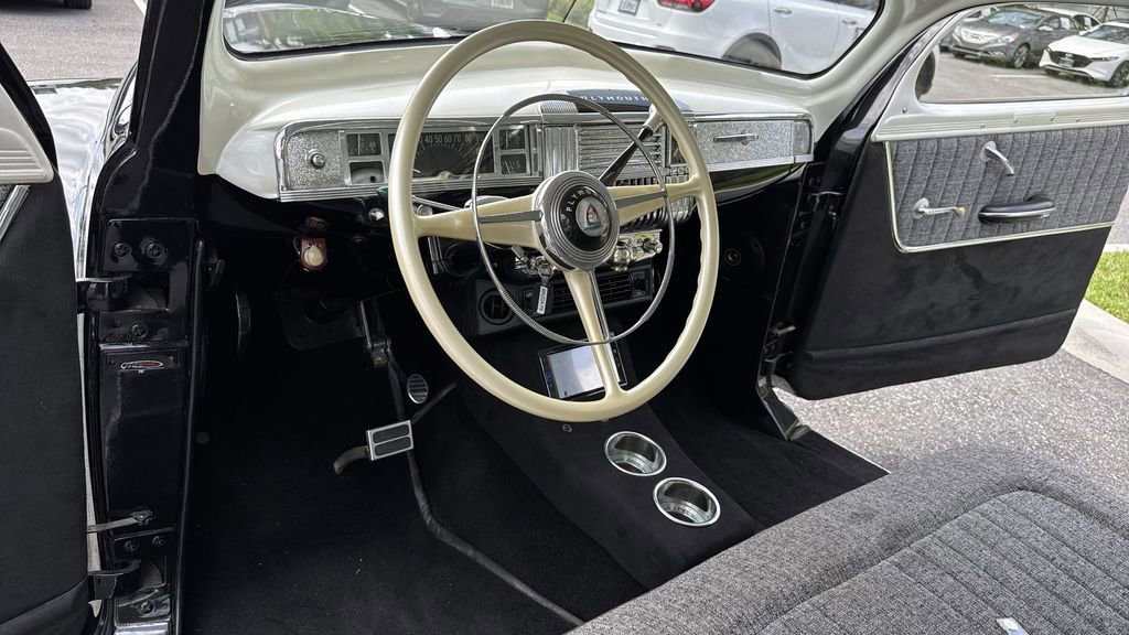 Used 2022 Chrysler Voyager LX image 35