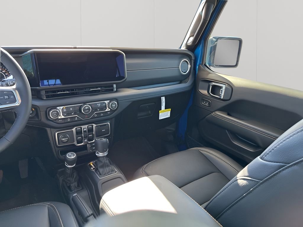 New 2026 Jeep Wrangler Unlimited Sahara AWD/4WD image 28