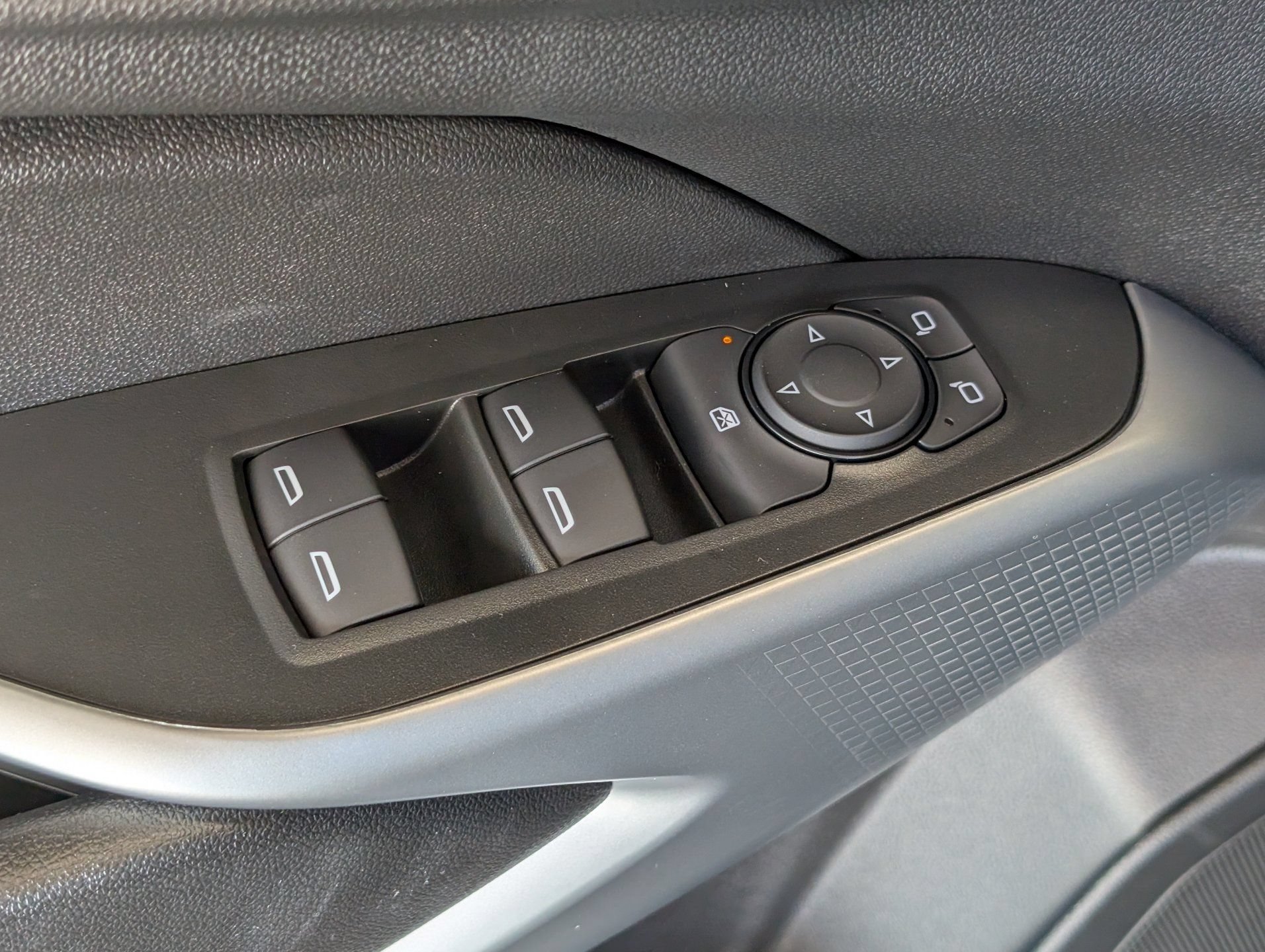New 2026 Chevrolet Trax LS FWD image 20
