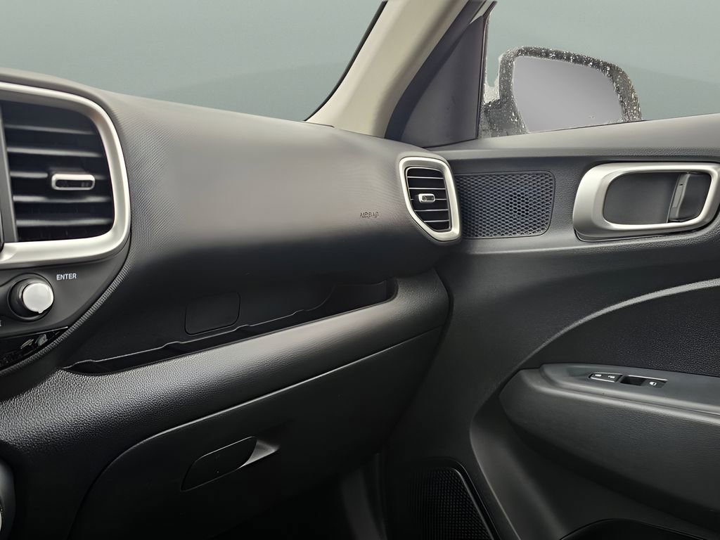 Used 2026 Hyundai Venue SEL FWD image 22