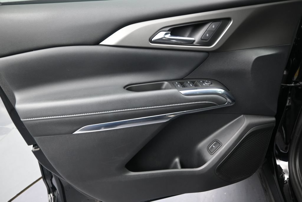 Used 2024 Chevrolet Traverse LS w/ Midnight/Sport Edition FWD image 11