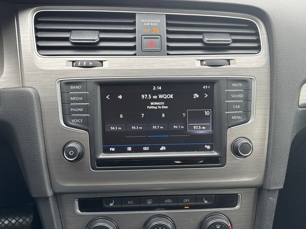 Used 2017 Volkswagen Golf Wolfsburg Edition image 23