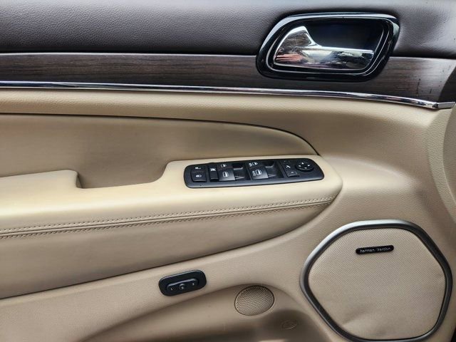 Used 2020 Jeep Grand Cherokee Overland image 25