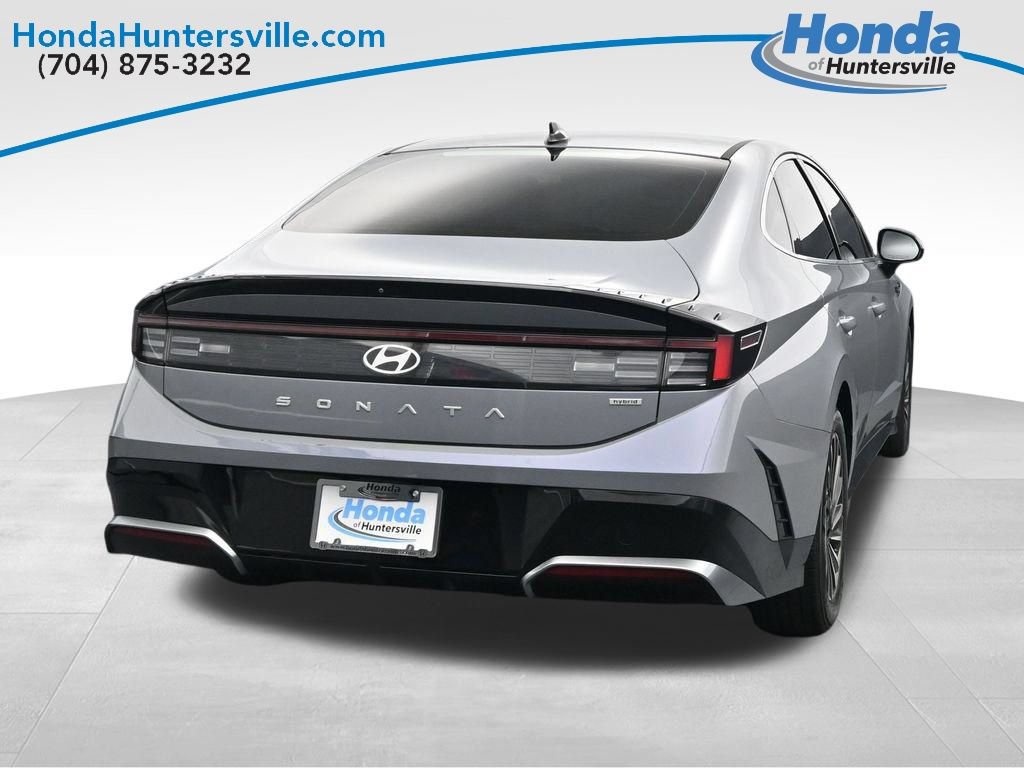 Used 2025 Hyundai Sonata SEL FWD image 2
