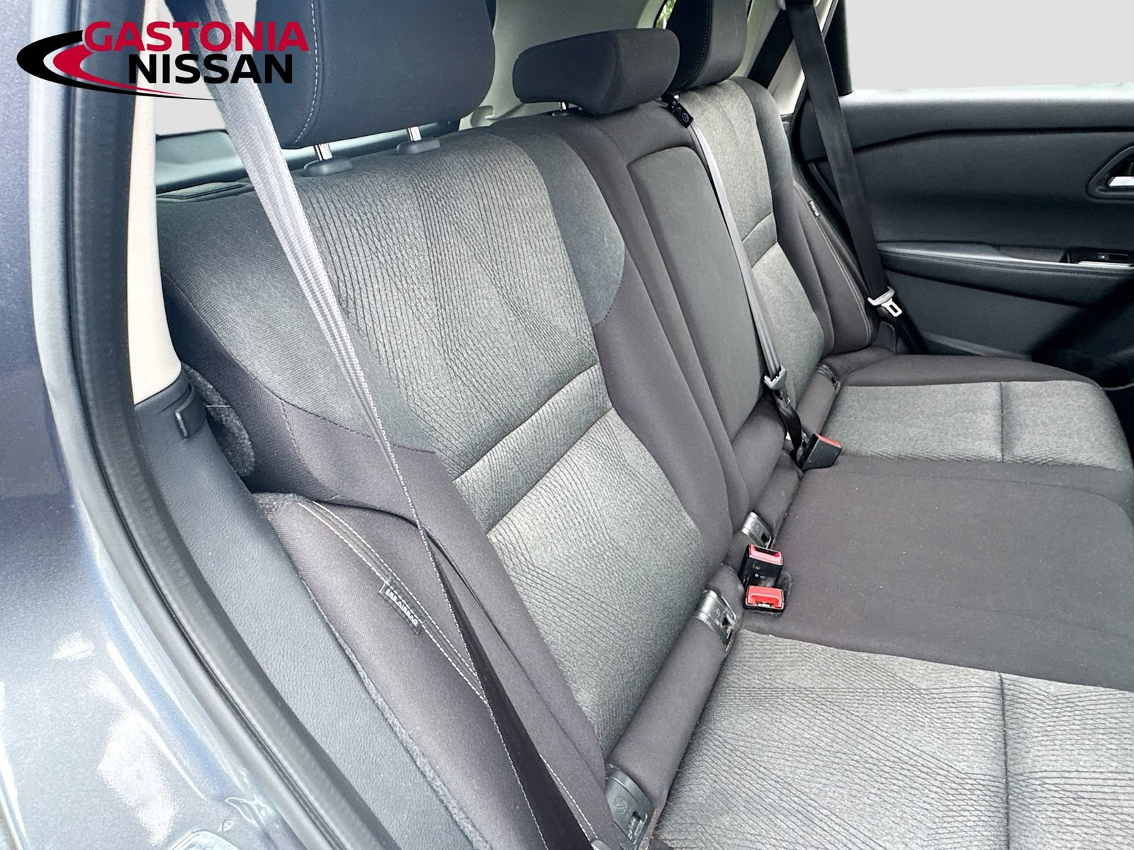 Used 2025 Nissan Rogue SV FWD image 34
