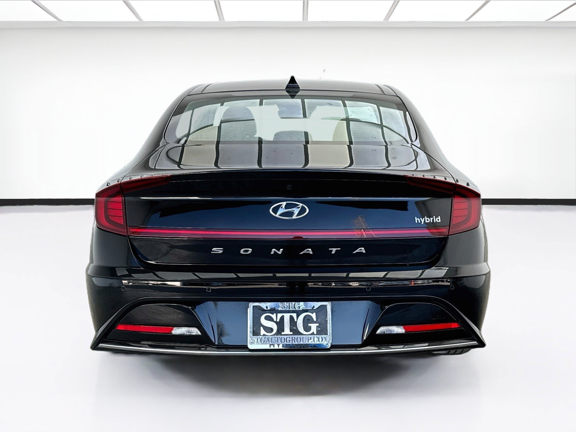 Used 2023 Hyundai Sonata Limited w/ Cargo Package FWD image 5