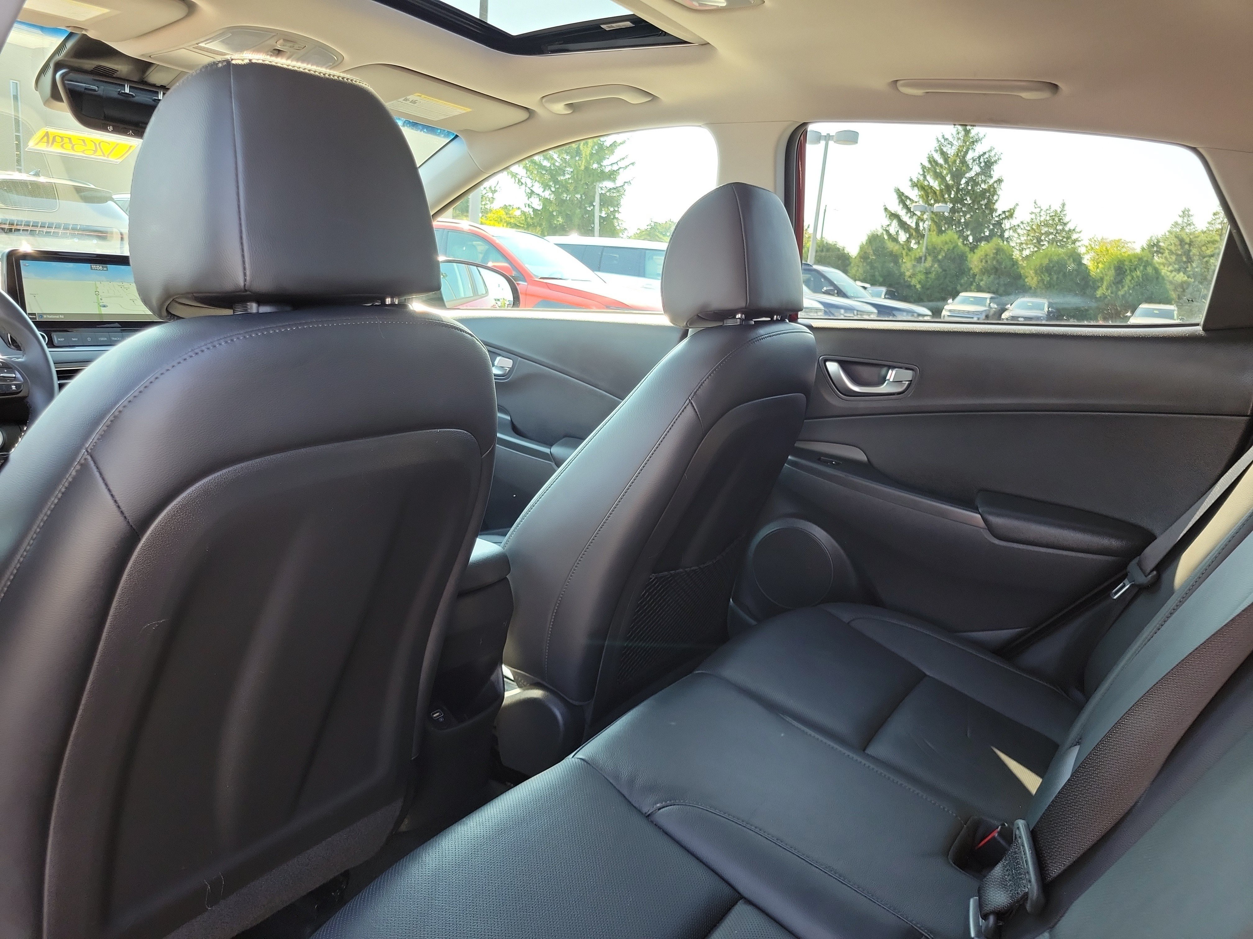 Used 2022 Hyundai Kona Limited FWD image 14