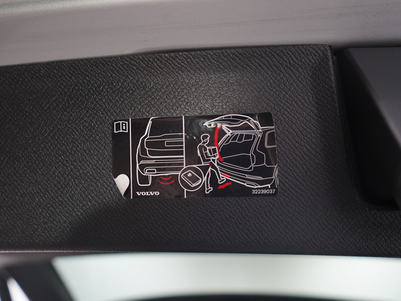 Used 2022 Volvo XC90 T6 Momentum w/ Climate Package image 14