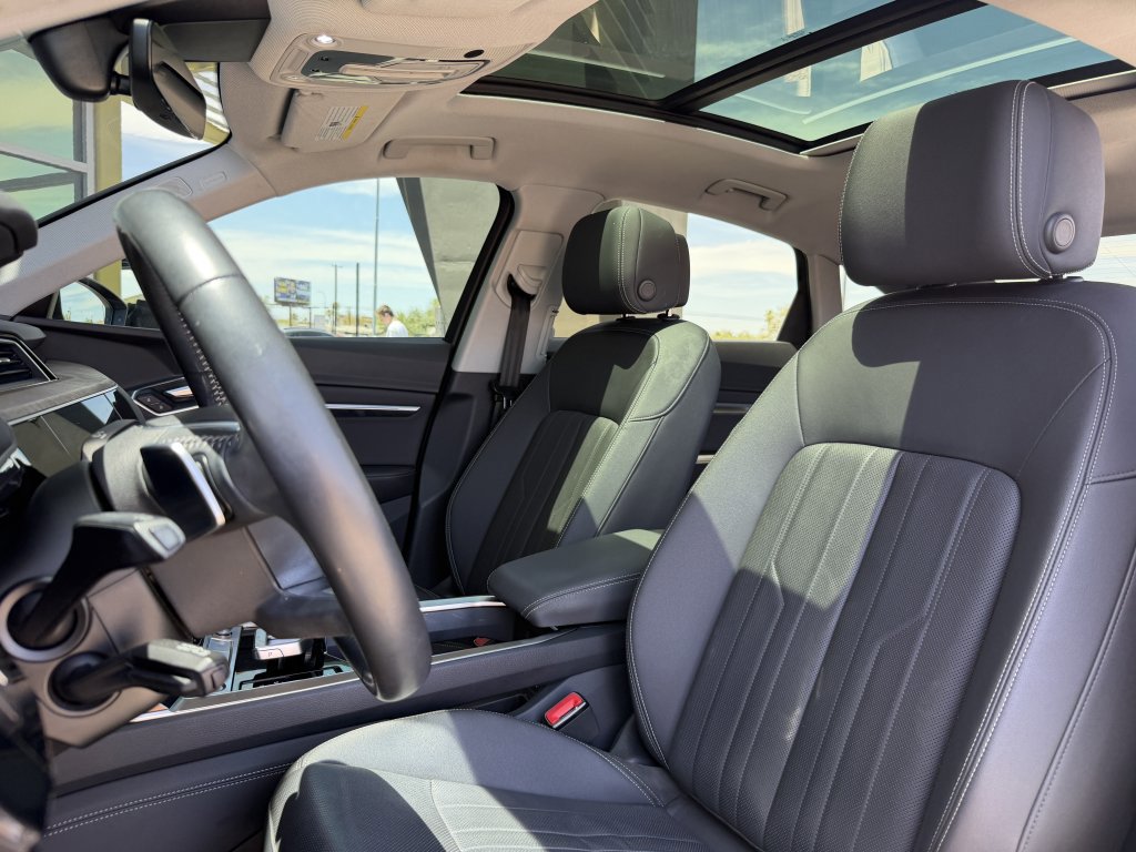Used 2020 Audi e-tron Premium Plus AWD/4WD image 37