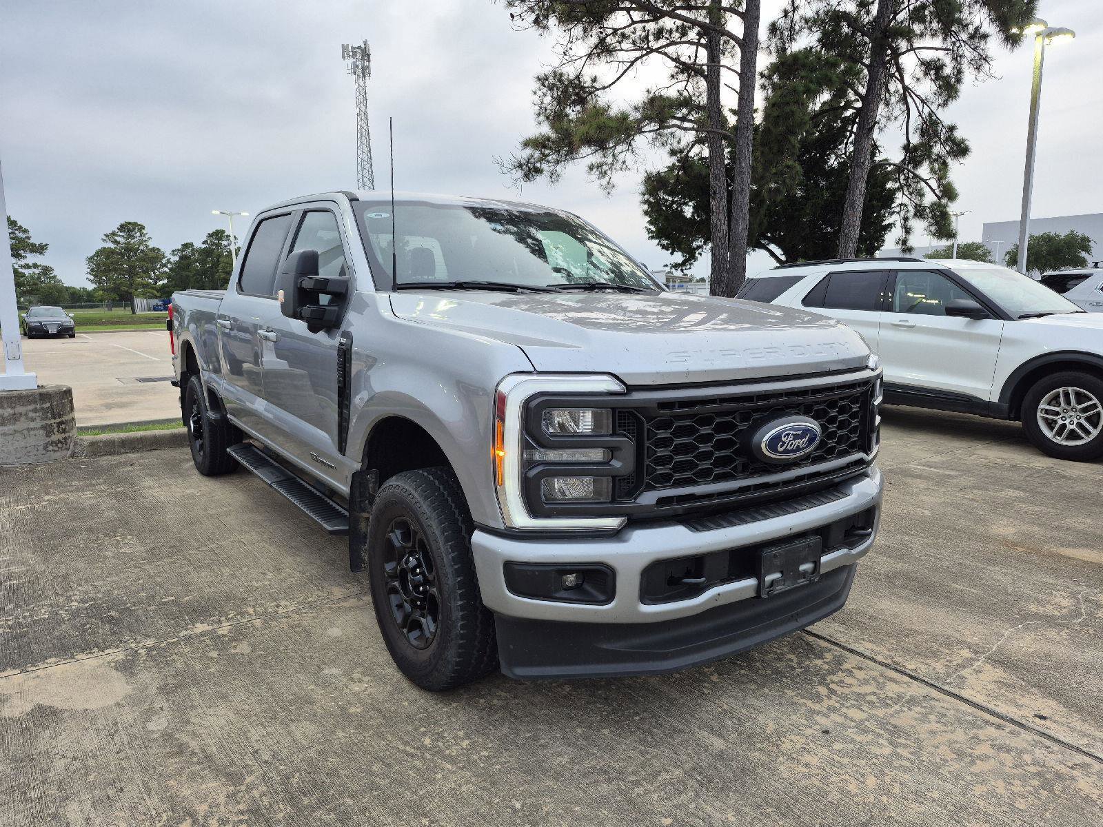 Used 2023 Ford F250 XLT w/ XLT Premium Package AWD/4WD image 2
